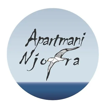 Njofra アパート Banj